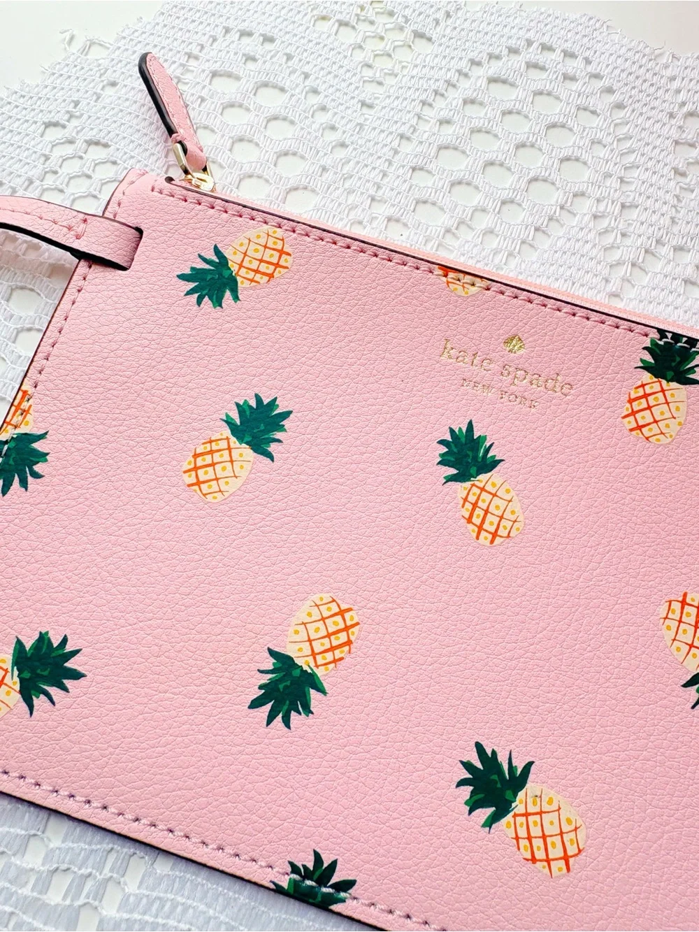 Kate Spade Pink Pineapple Print Wristlet 🍍💕